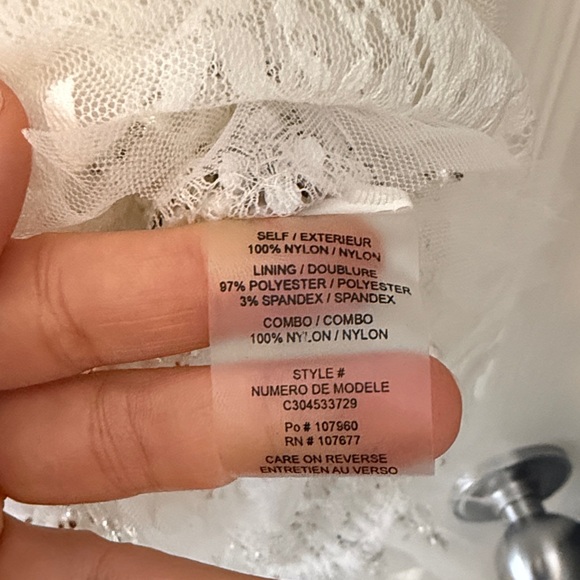 Alice + Olivia White Lace Mini Dress with Beaded and Tulle Hem - Picture 6 of 10